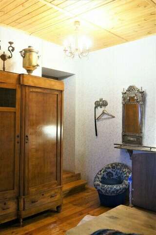 Гостиница Гостевой дом литейщика Никуличева Суздаль Бюджетный трехместный номер-3