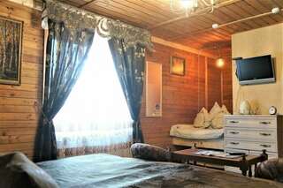 Гостиница Гостевой дом литейщика Никуличева Суздаль Бюджетный трехместный номер-7