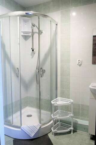 Гостиница Гостевой дом литейщика Никуличева Суздаль Бюджетный трехместный номер-2