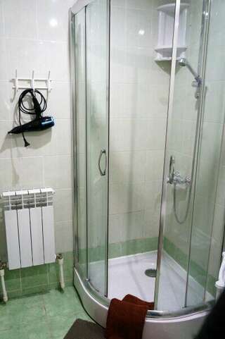 Гостиница Гостевой дом литейщика Никуличева Суздаль Бюджетный трехместный номер-5